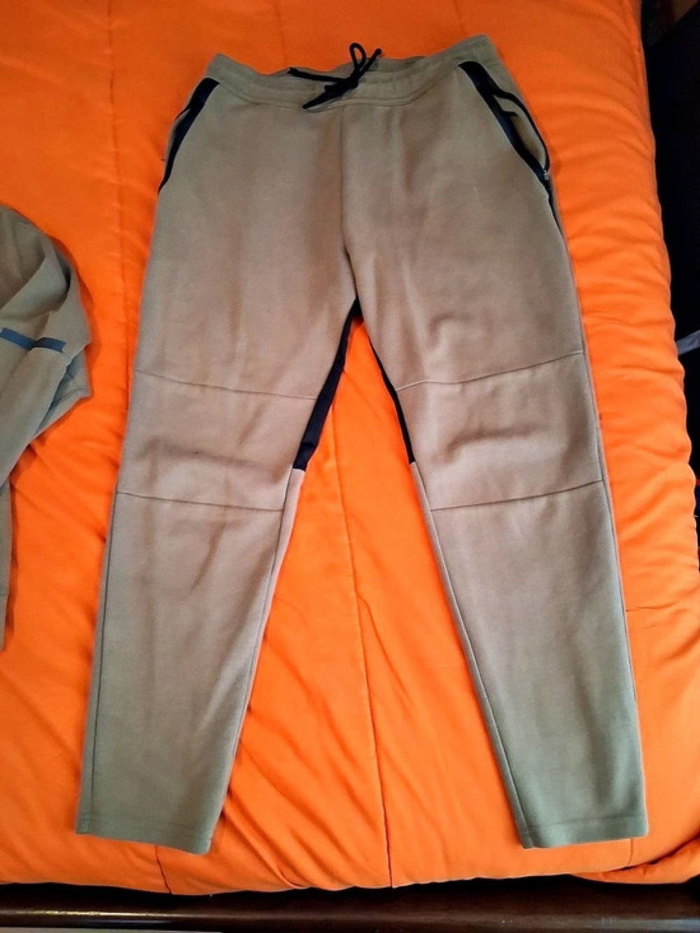 H&M Sport Men's L Beige Fleece 2-Pc Sweatsuit Set Drawstring Pockets - Picture 2 of 4